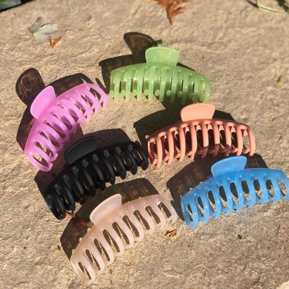 New Hair Clips - Picture 2 of 2